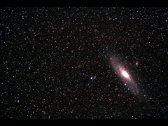 Andromedas galakse, 30/10/2010. Canon zoomlinse, ved 
55mm, f/4.5, ISO 1600, 
IR-filter modifisert for H-alpha, samt lysforurensningsfilter. En eksponering, 257 sek. Foto: RS, Hågår-observatoriet.